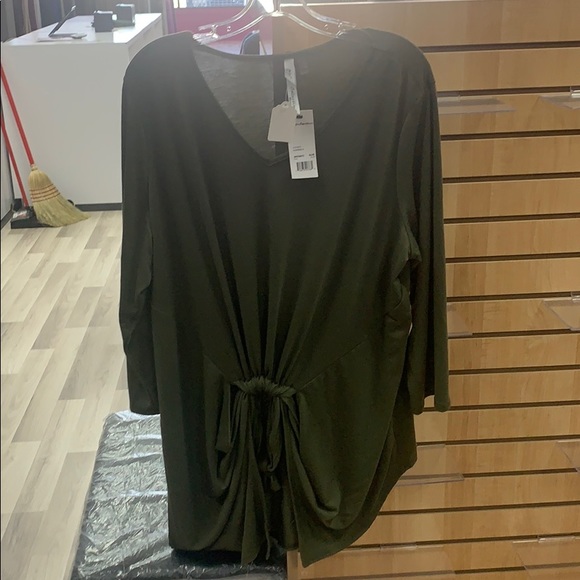 Clothes - Picture 3 of 4